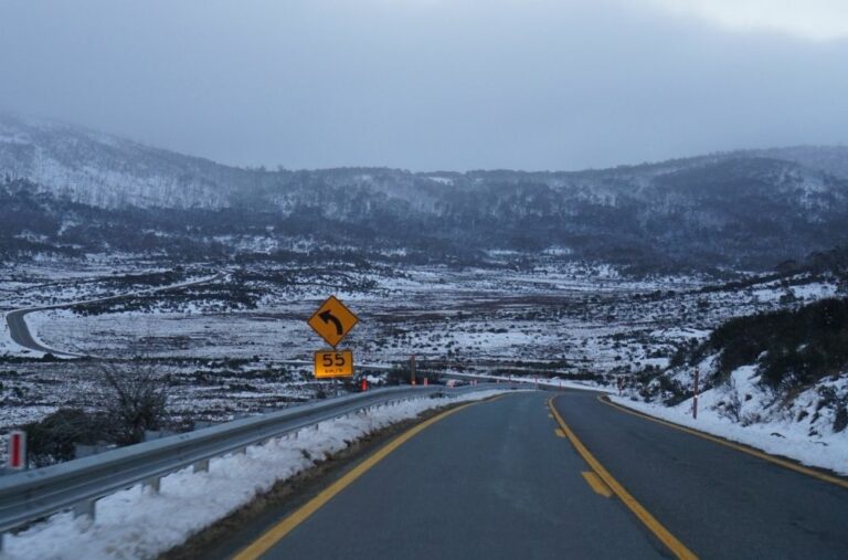 Snowy Mountains Highway - Australian Alps.jpg